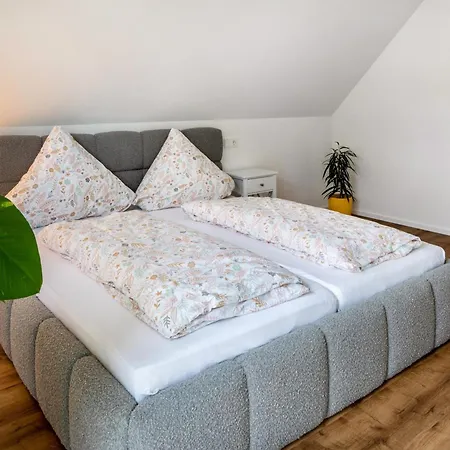 Weinbergblick Apartment Ebringen